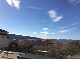Apartment Marina Komiza