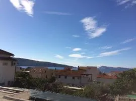 Apartment Marina Komiza