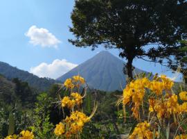 Tío Felix Eco Lodge, hotell i La Fortuna