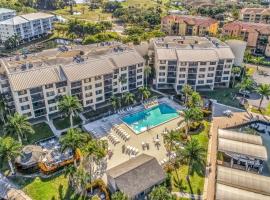 Ocean Breeze & Santa Maria Condos, cottage in Fort Myers Beach