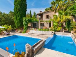 C033 Garrovera by Mallorca Villa Selection, khách sạn ở Pollença
