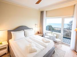 Strandhotel Ahlbeck: Ahlbeck şehrinde bir otel