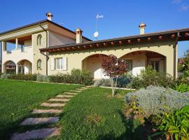 Villa Serraglie con piscina privata, hotel com estacionamento em Raffa