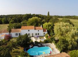 Domaine Des Coutelleries, holiday home sa Sallertaine
