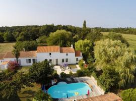 Domaine Des Coutelleries, hotel in Sallertaine