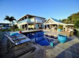 THE BAHI VILLA - Adults Only B&B、レ・トロワ・イレにあるマルティニーク・エメ・セゼール国際空港 - FDFの周辺ホテル
