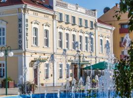 Nelson Hotel, khách sạn ở Hajdúszoboszló