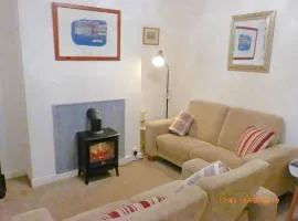 Marina Cottage, Newark