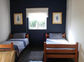 Rustic Country Cottage, hotel near Castebridge Country Shopping centre, White River