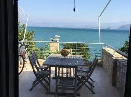 Seafront apartment ΙΙ in Kiveri, near Nafplion.