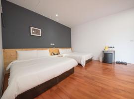 Deer Traveler Hostel