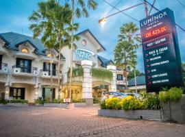 Luminor Hotel Jember By WH, hotel v destinácii Jember