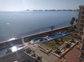 CORMORANT SUITE, sea terrace & pools, alquiler vacacional en La Manga del Mar Menor