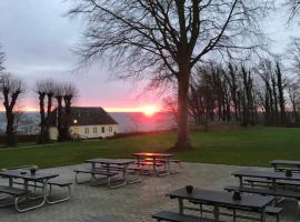 Mommark Færgegaard, hotel in Jestrup