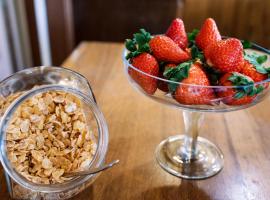 Logis Hotel Les Trois Rois, hotel v destinaci Villers-Bocage