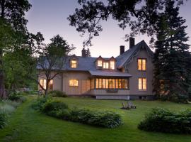Gothic Eves Inn and Spa Bed and Breakfast, hotel near Americana Vineyards Winery, Trumansburg