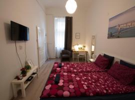 No. 11 Apartment with 2 bathrooms next to railway station