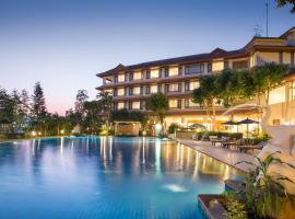 The Imperial River House Resort, Chiang Rai, hotel cerca de Templo Rong Suea Ten, Chiang Rai