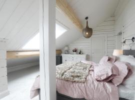 Sara´s Bed and Breakfast, hotel amb aparcament a Erikslund