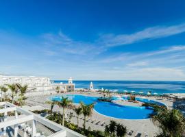 Royal Palm Resort & Spa - Adults Only: Playa Jandia'da bir otel