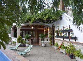 Casa Los Barranquillos, viešbutis mieste Lancharonas