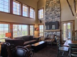 7317 Creekside Condo, ξενοδοχείο σε Boyne Falls