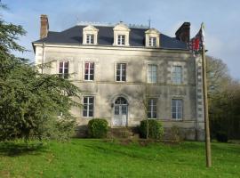 chateau de Craon, hotel with parking in Comblessac