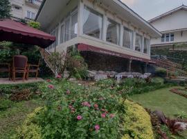 Urbanview Hotel Mon Bel Cibodas, отель в городе Gegarbensang, рядом находится Ботанический сад Цибодас