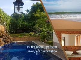 Siriniwasa Luxury Villa with Private Pool, cabaña o casa de campo en Induruwa