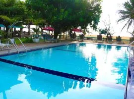 Topaz Beach Hotel
