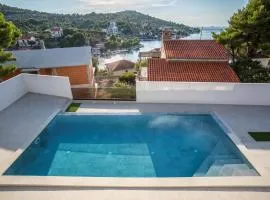 Sailor house villa near Trogir, private pool