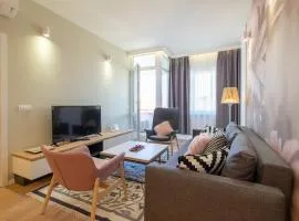 Vitosha Blvd Luxury 2-Bedroom, 2-Bathroom with Balcony