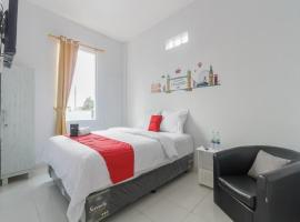 RedDoorz Plus near Taman Rasuna Menteng, hotel a Giacarta