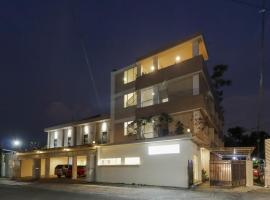 RedDoorz near Stadion Manahan Solo、スラカルタのホテル