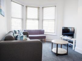 MyCityHaven - Stylish & Flexible Shirehampton Apartment, loma-asunto Bristolissa