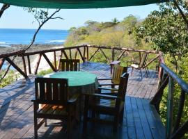 Treetops B & B Inn, hótel í San Juanillo