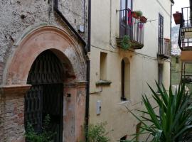 Old Garden, hotel near Rendano Theatre, Cosenza