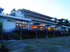 Almont Beach Resort, hotel in Surigao