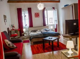 Rooms and Apartment Veral-KA, hotel in Karlovac