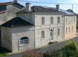 Chambres d'Hôtes Le Bourdieu, hotel bajet di Soulignac