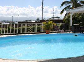 Lauraym2, homestay sa Baie-Mahault