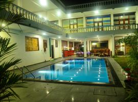 Hotel Nadee – hotel w mieście Aluthgama