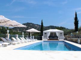 B&B with charm, quiet, kitchen, sw pool., golfhotell i Grasse