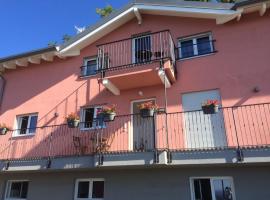 Casa Vacanze Como Brunate: Brunate'de bir aile oteli