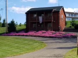 Amish Blessings Cabins, feriebolig i Millersburg