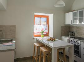 Apartmaji Tina, hotel en Zgornje Gorje