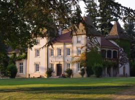 Domaine des Grands Cèdres, hotel blizu znamenitosti La Roche  Castle, Cordelle