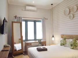 Grhatama Guest House, guest house in Yogyakarta