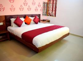 Hotel The Grand Aryakul by Sky Stays, hotel in Ahmedabad