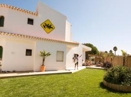 Algarve Surf Hostel - Sagres、サグレスのホステル